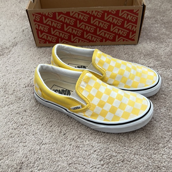 Yellow Checkered classic Slip On Vans - Picture 10 of 11